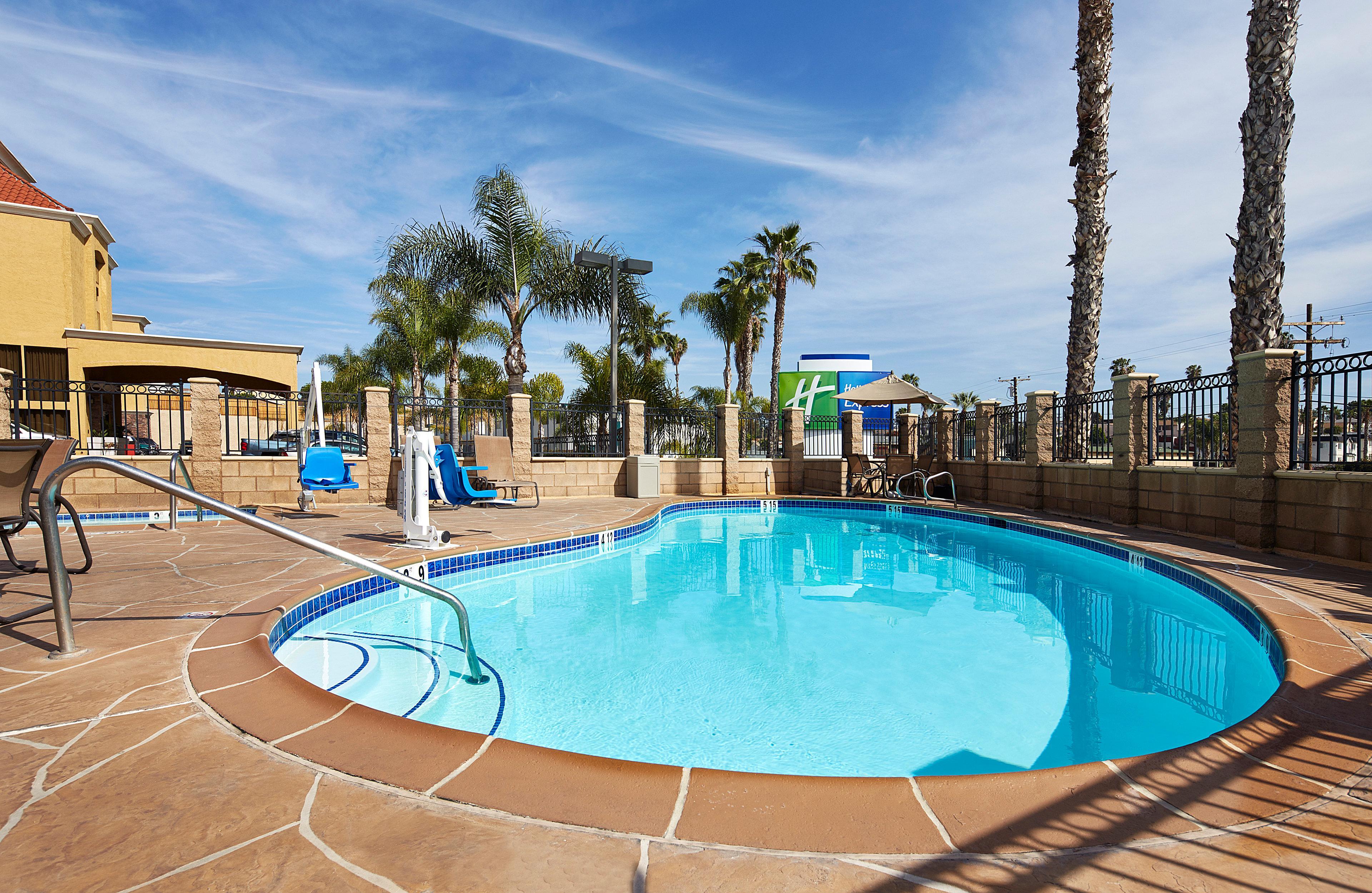 Holiday Inn Express San Diego South - National City By Ihg Esterno foto