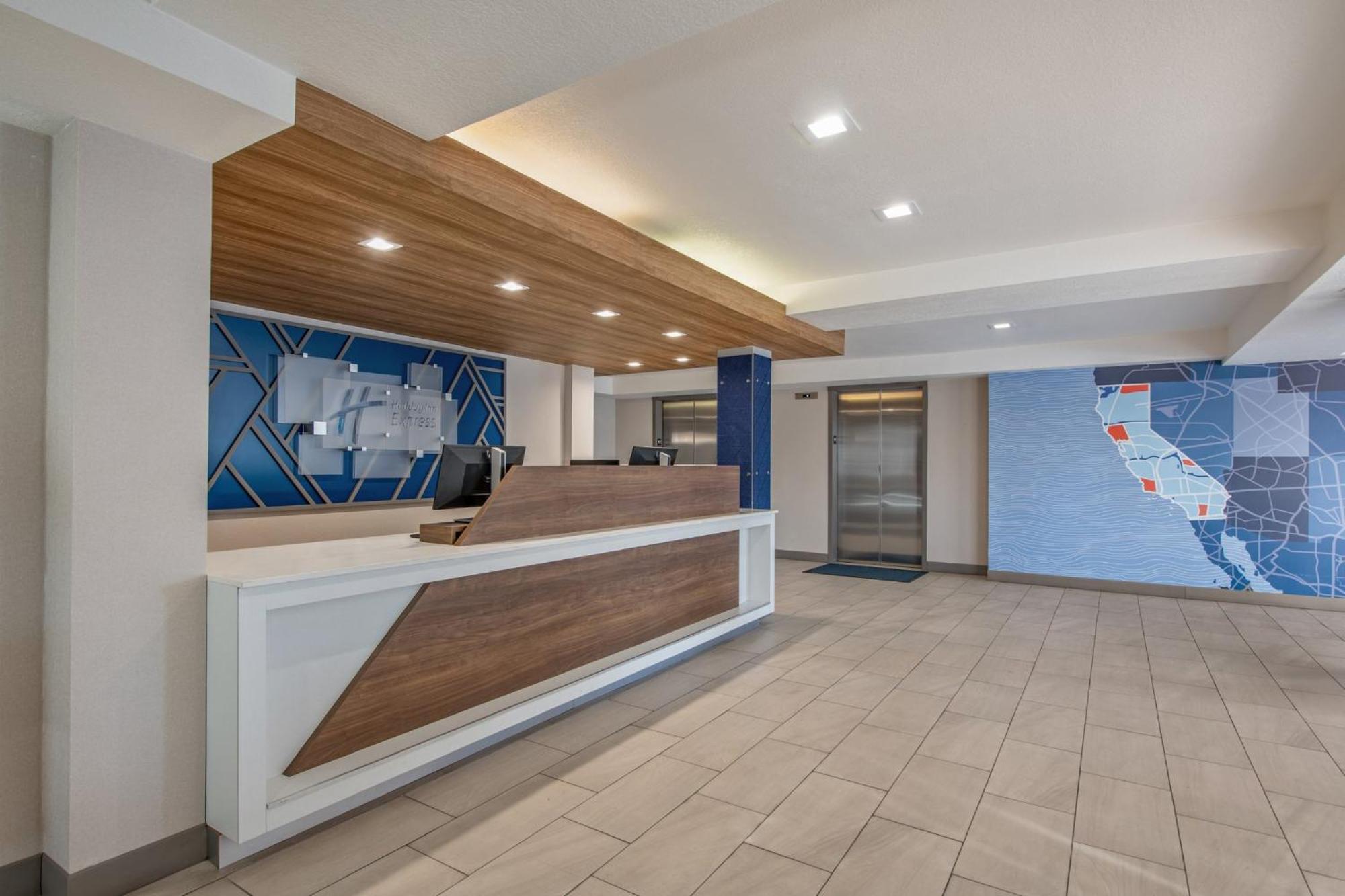 Holiday Inn Express San Diego South - National City By Ihg Esterno foto
